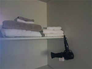 Hairdryer & towels