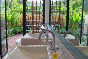 Heliconia Villa bathroom