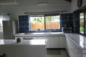 Tinas Maunga Retreat kitchen 1