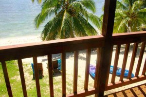 Vaiakura beachfront houses balcony