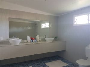 Kayne's House Modern Bathroom