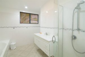 upstairs-bathshower