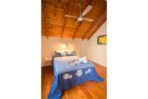 upstairs-bedroomqueenbed