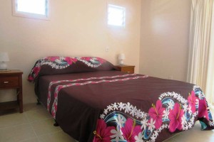 Vaiakura beach unit bedroom 1