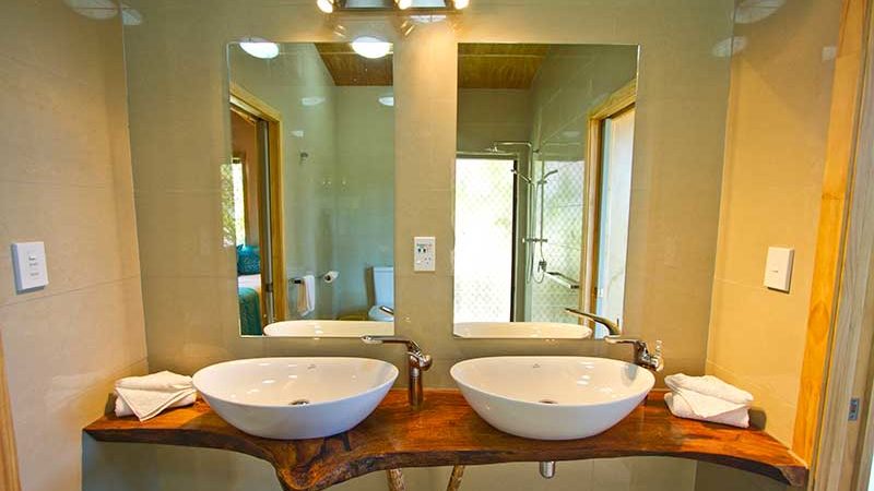 Paradise Holiday Homes bathroom