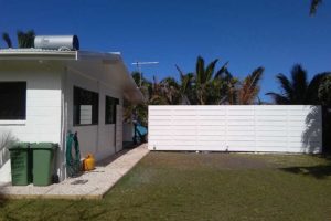 Tinas Beachfront yard