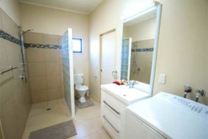 Cook Islands Holiday Villas Bathroom