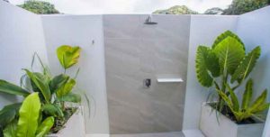 Avaiki Nui Villa outdoor shower rarotonga