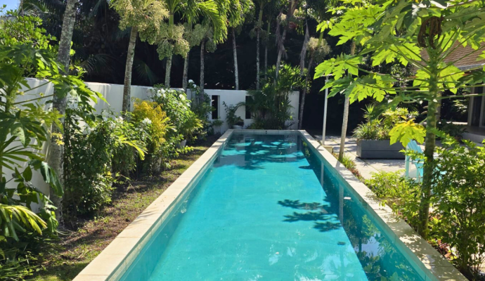 Family Beachfront Villa in Muri